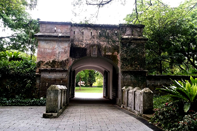 remnants-of-former-gate-and-wall-of-fort-canning-1